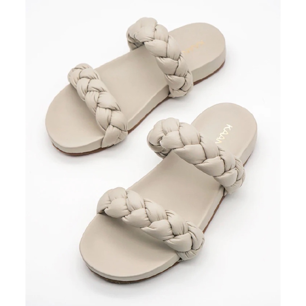 Kaanas Coco Off-White Sandals Size 7